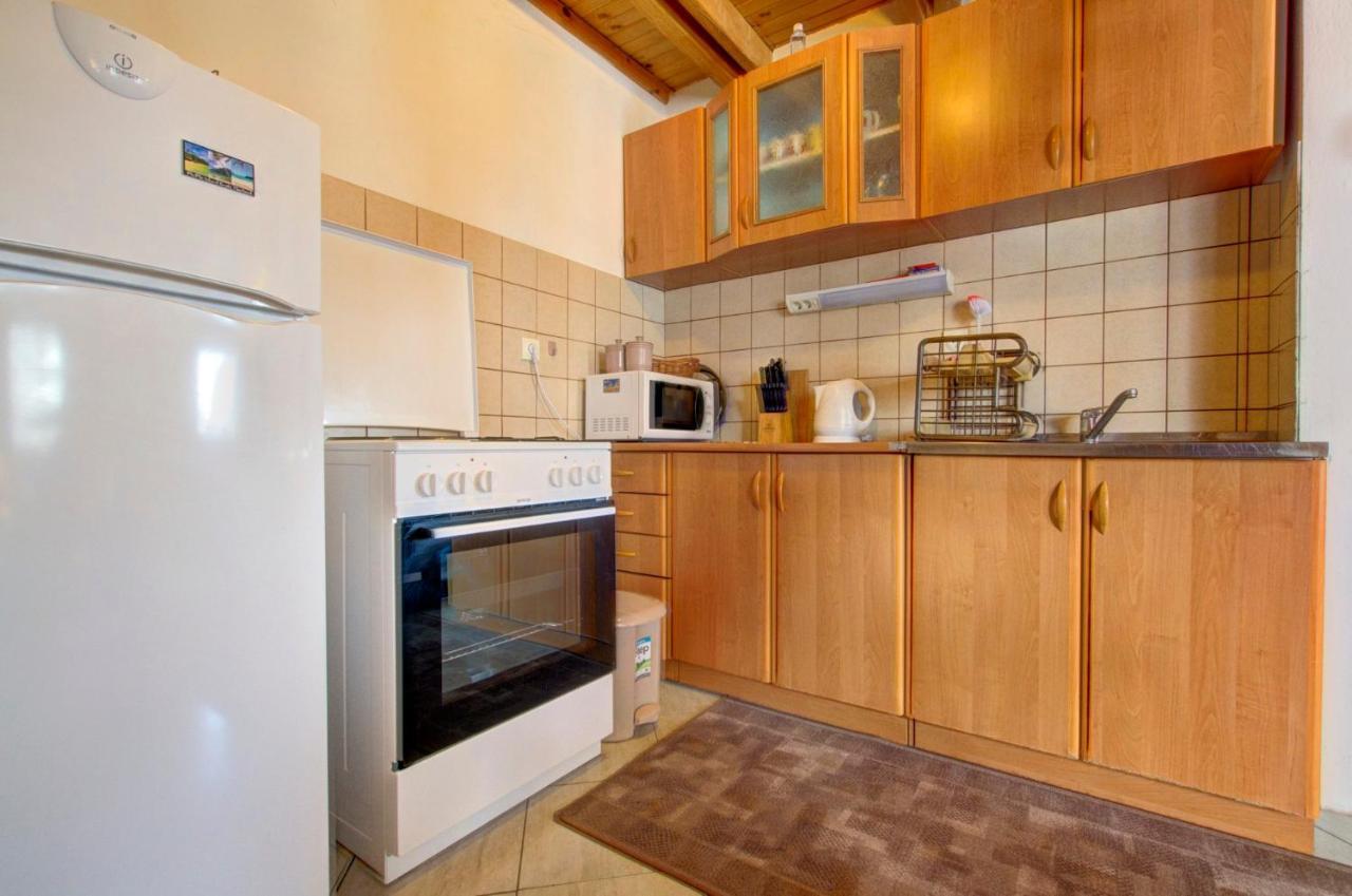 יהורינה Apartments Dobro מראה חיצוני תמונה