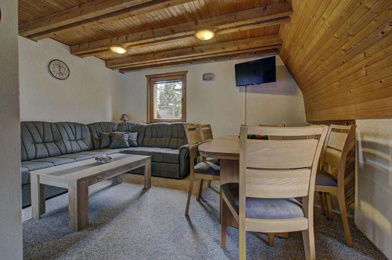 יהורינה Apartments Dobro מראה חיצוני תמונה